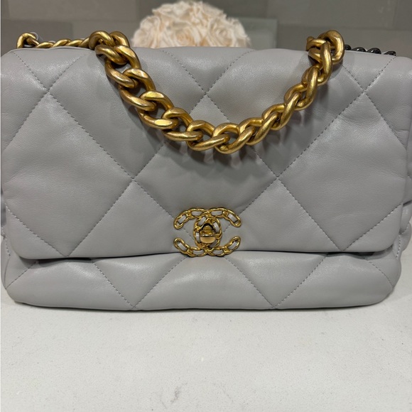 Chanel 19 Grey Two Tone Hardware Great Condition - Picture 3 of 11